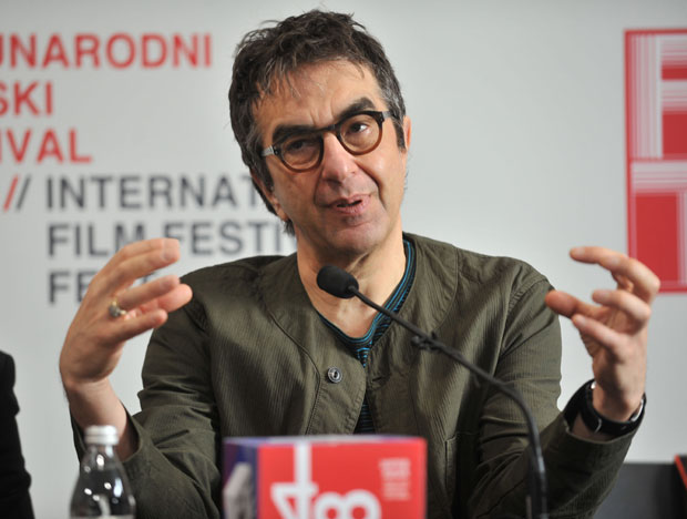 “Везују нас болна сећања”: Редитељ Атом Егојан за Новости о новом филму Почасни гост